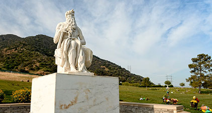 Forest Lawn Visitors Guide